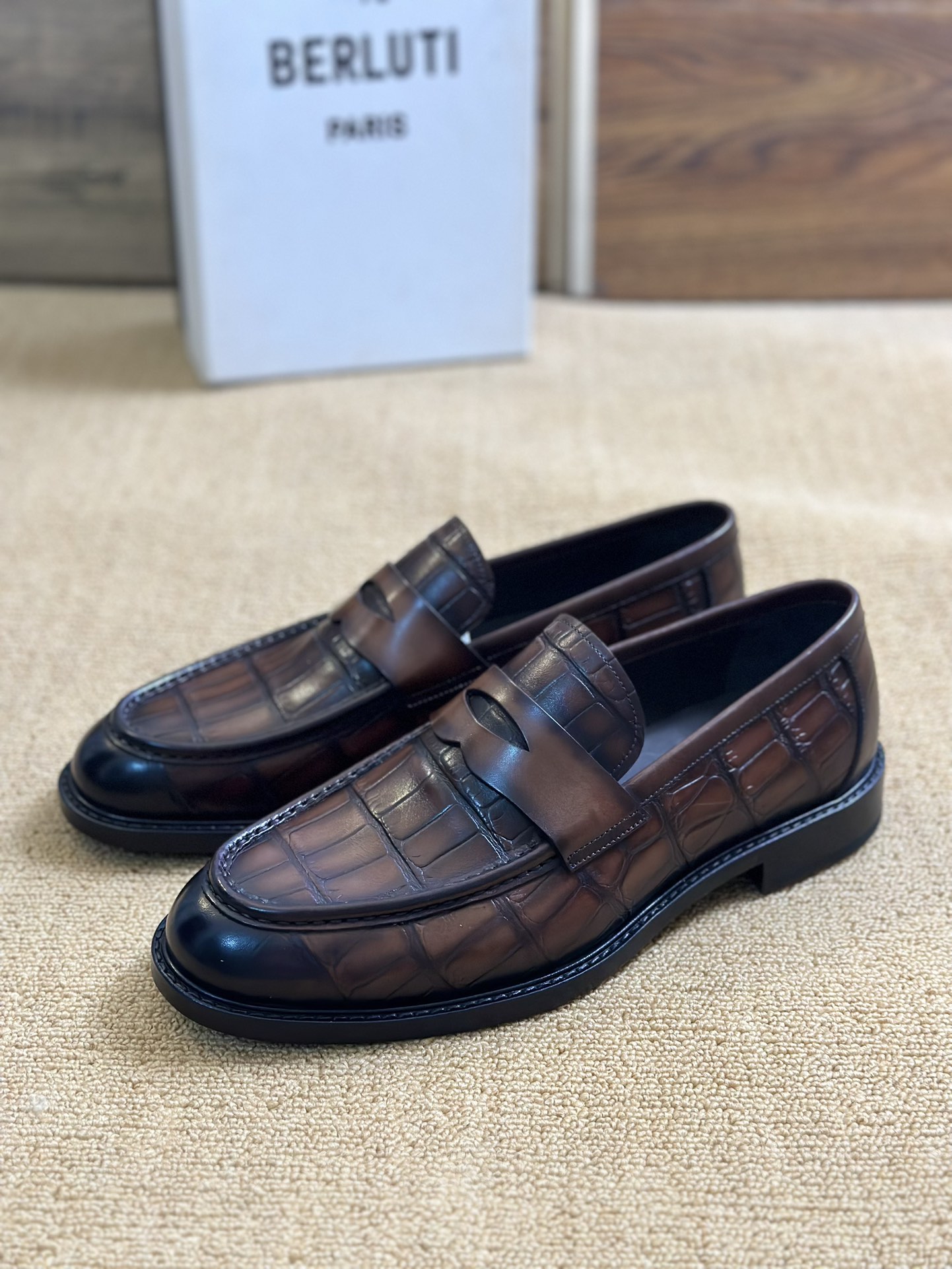 2025 Berluti ƤЬ 0830