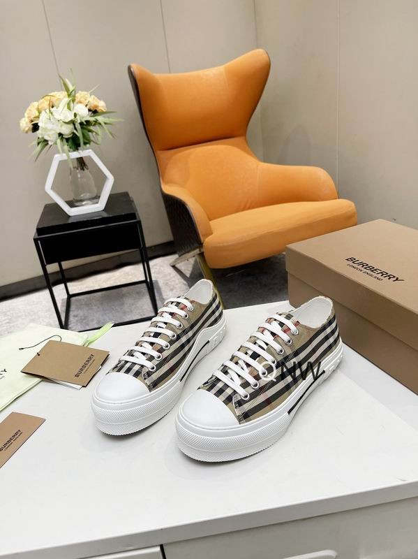 Burberry sz35-45 NW0222