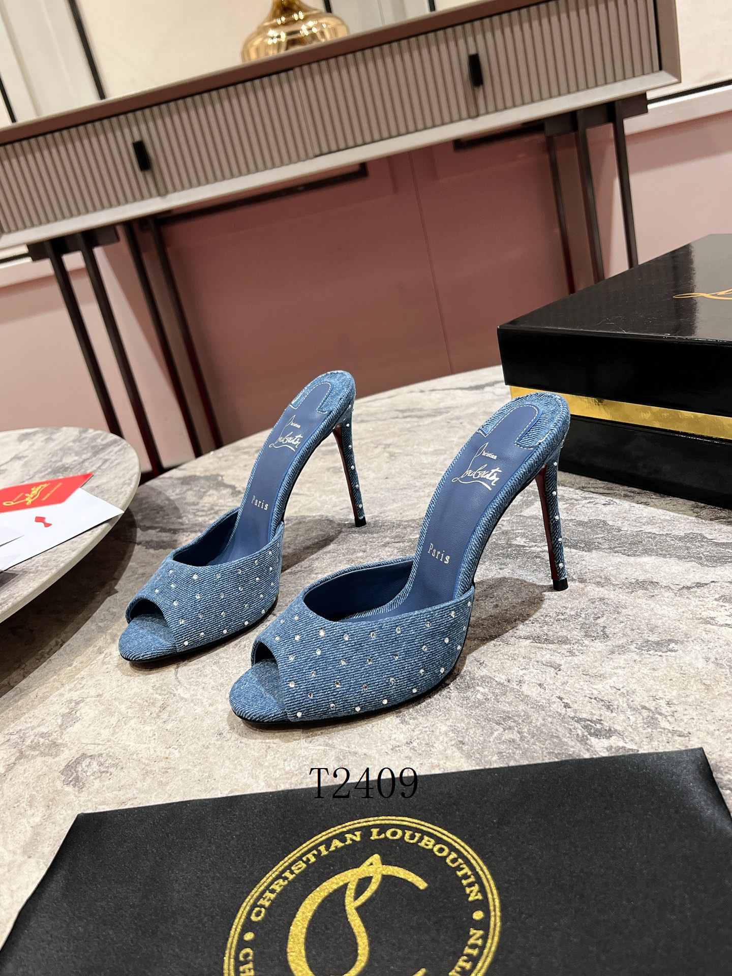 Christian Louboutin ߸Ь 0401