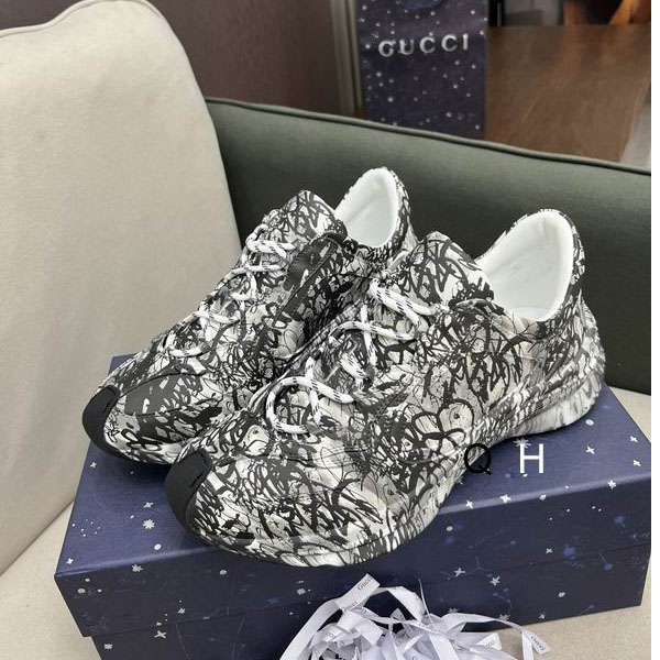 Gucci sz39-45 HX0702