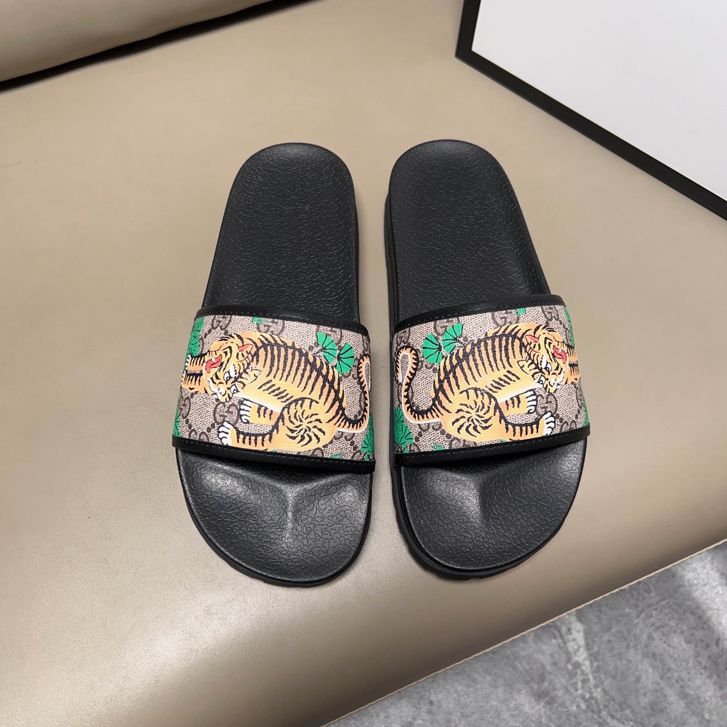 Gucci sz38-45 h0821