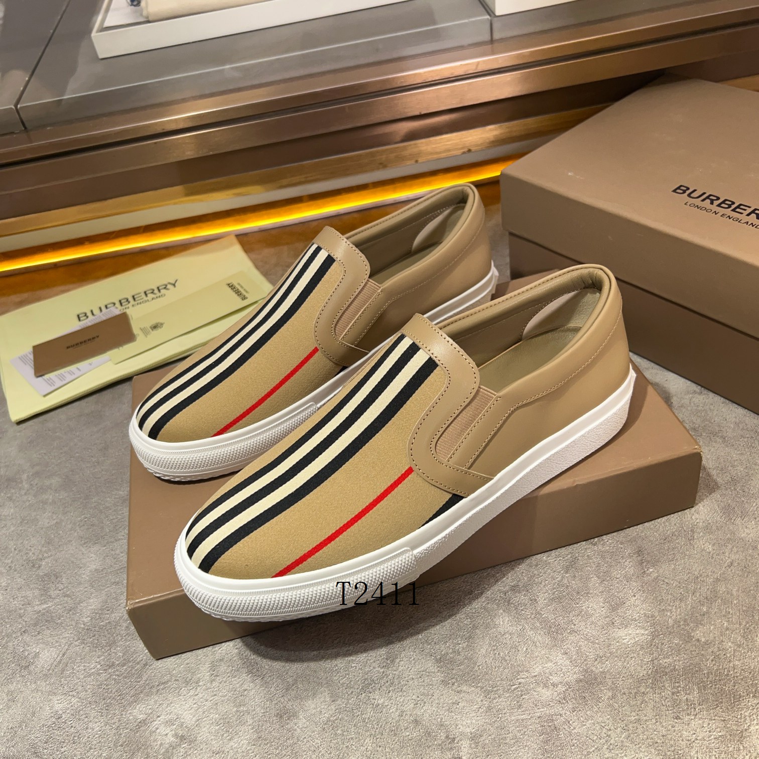 Burberry sz38-45 h1102