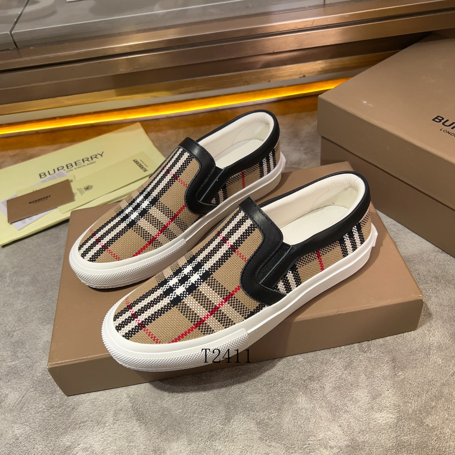 Burberry sz38-45 h1104