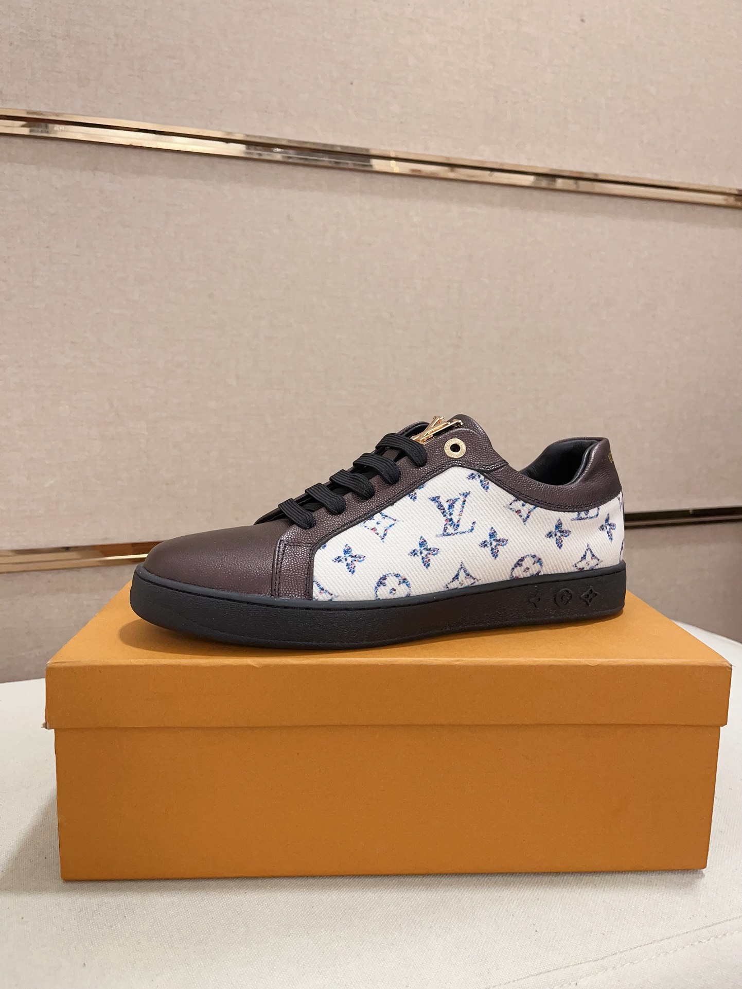 LV sz38-44 hnh1210