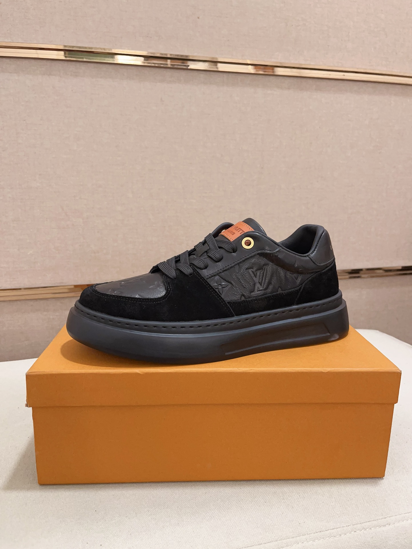 LV sz38-44 hnh0237