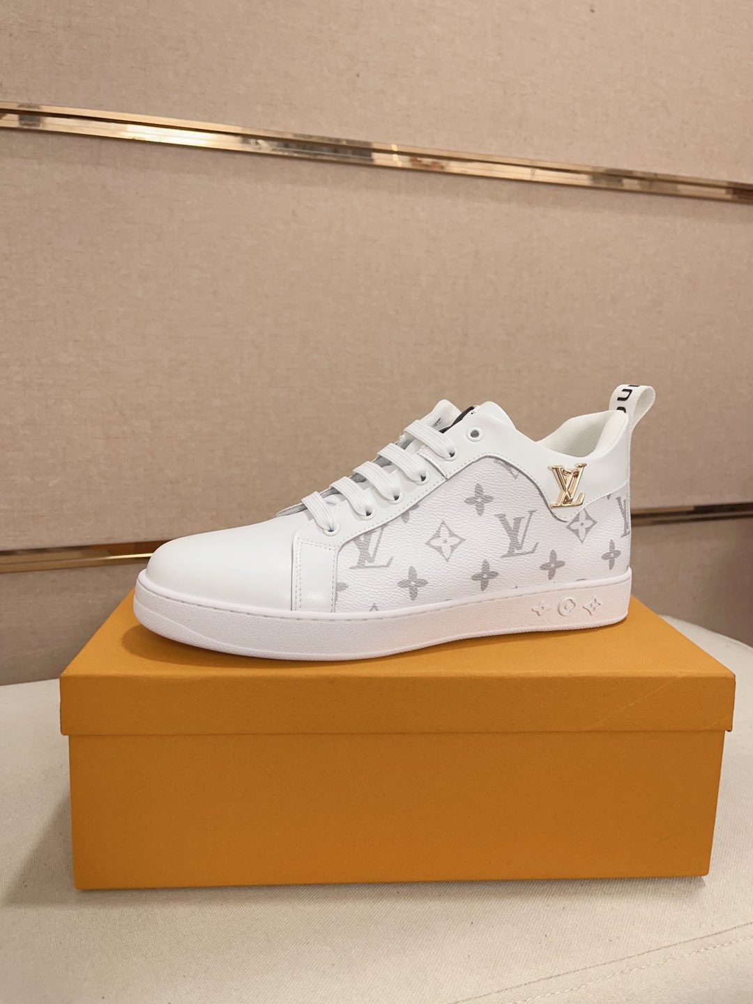 LV sz38-44 hnh0201
