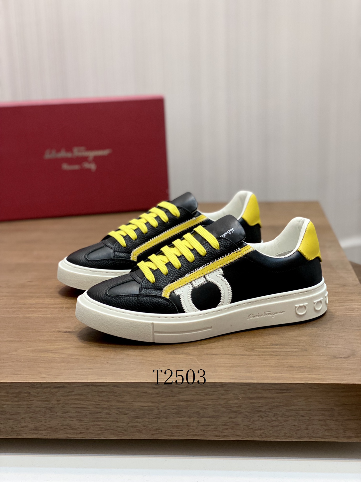 Ferragamo sz38-45 h0304