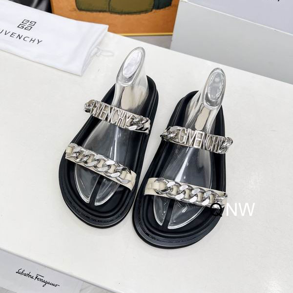 Givenchy sz35-440 NW0304