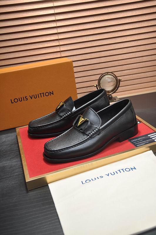 2025 LV Leather1 0830