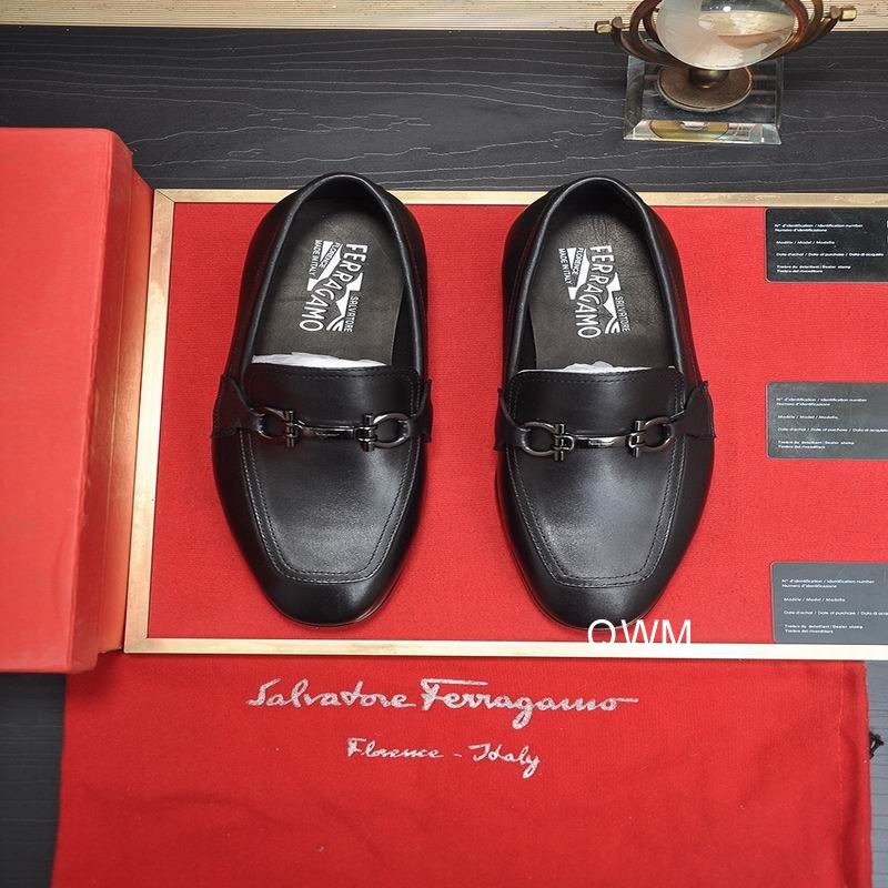 Ferragamo sz38-45 WM0701
