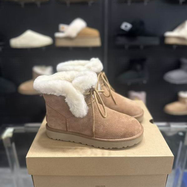 UGG sz35-40 HX0903